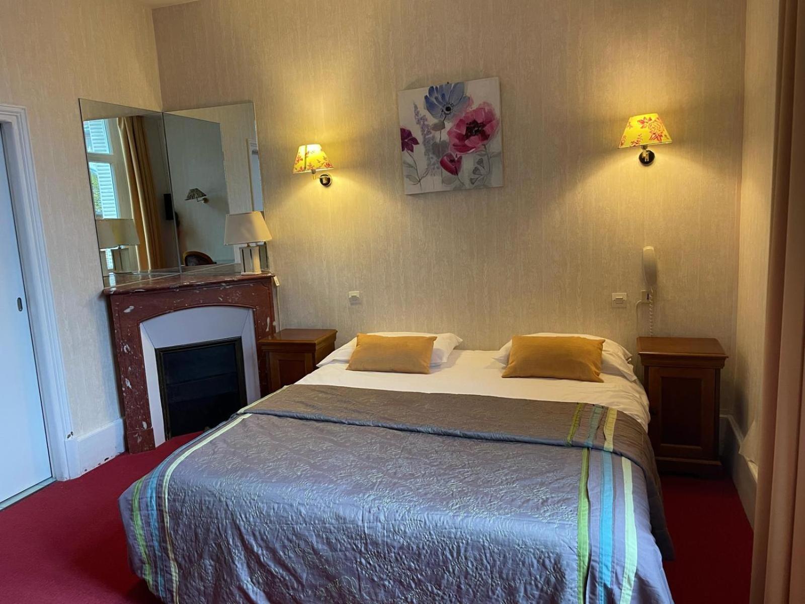 Hotel Le Beau Site Gien Exterior foto