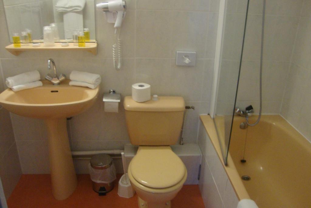 Hotel Le Beau Site Gien Zimmer foto