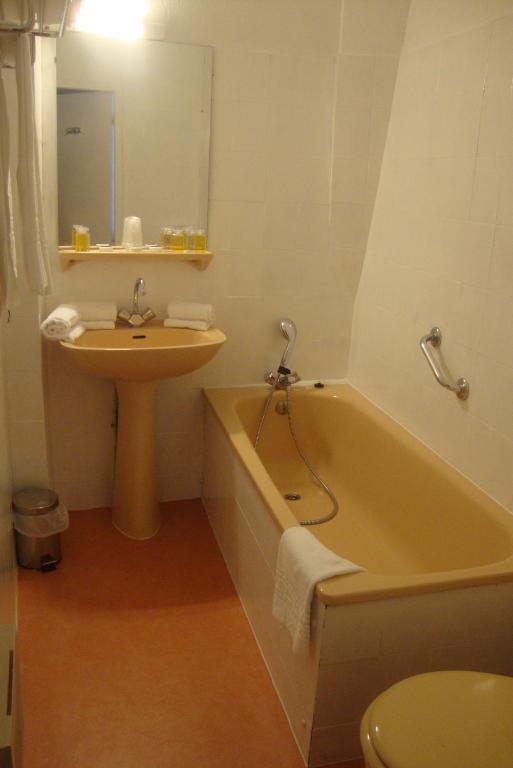 Hotel Le Beau Site Gien Zimmer foto
