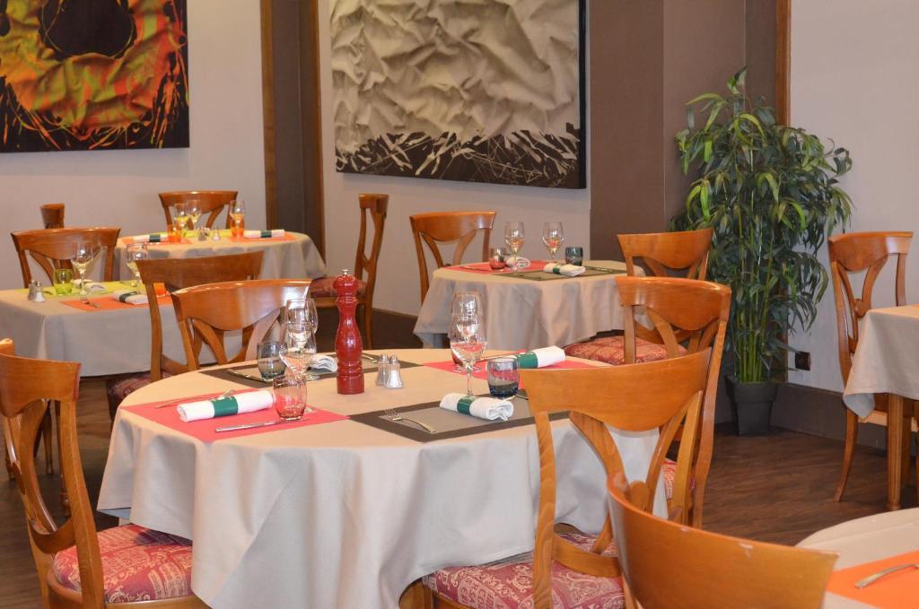 Hotel Le Beau Site Gien Exterior foto