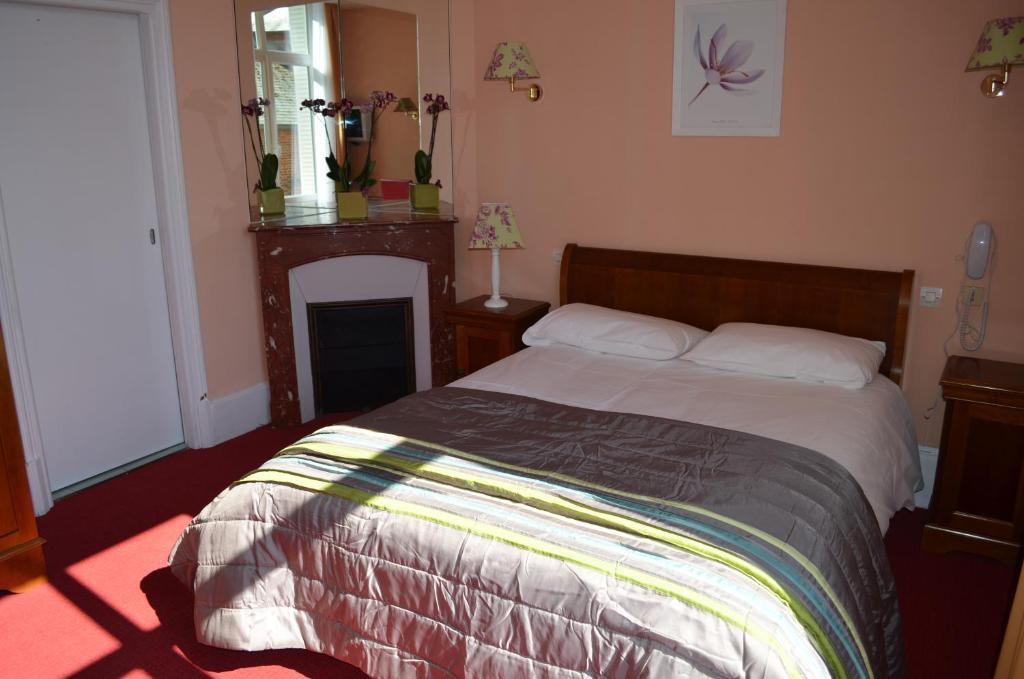 Hotel Le Beau Site Gien Exterior foto