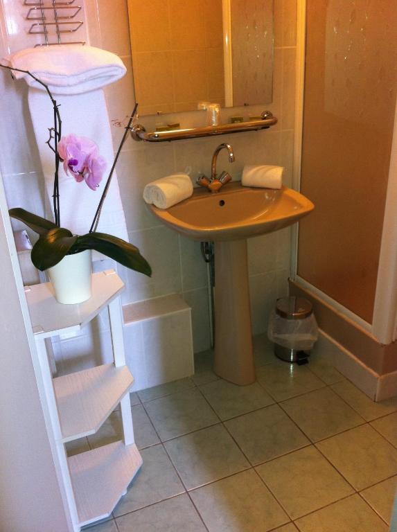 Hotel Le Beau Site Gien Zimmer foto